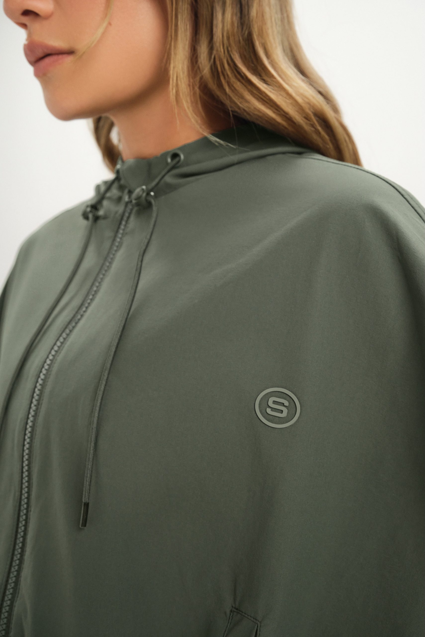 NYLON TRACK CINCHED WINDBREAKER - GROTTO - Image 5