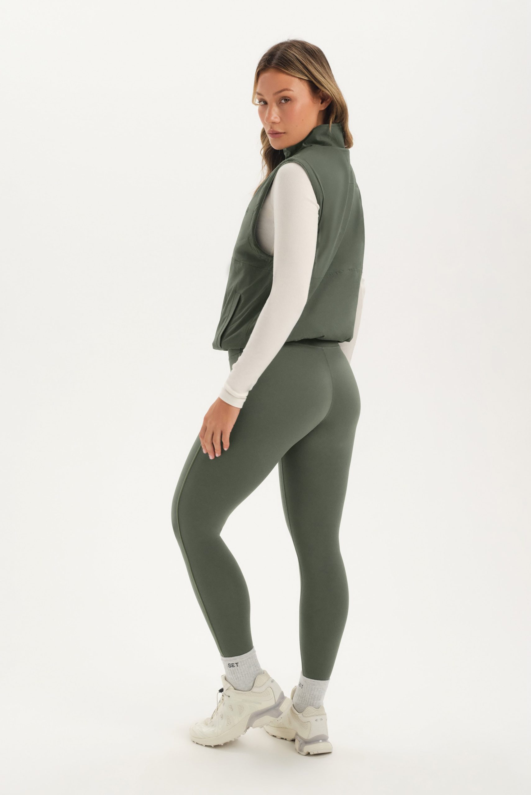 MICROFLEECE/NYLON DUET REVERSIBLE VEST - GROTTO - Image 4