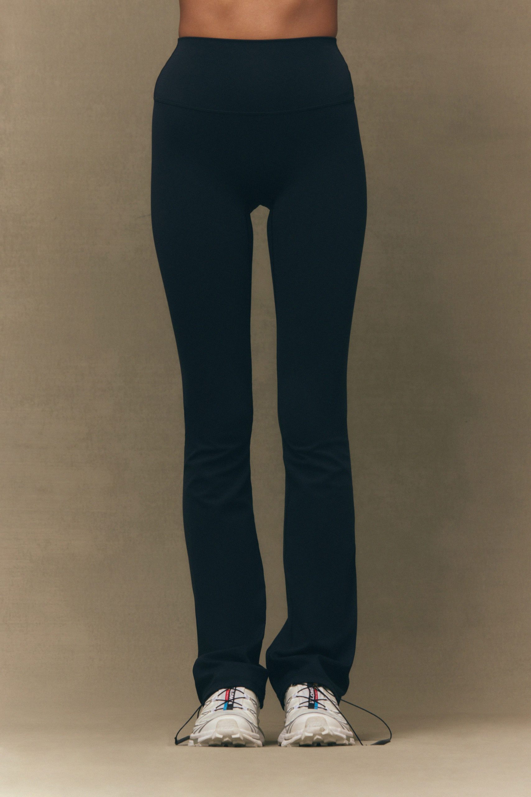 LUXFORM? LUX STRAIGHT HIGH-RISE LEGGINGS - ONYX - Image 3